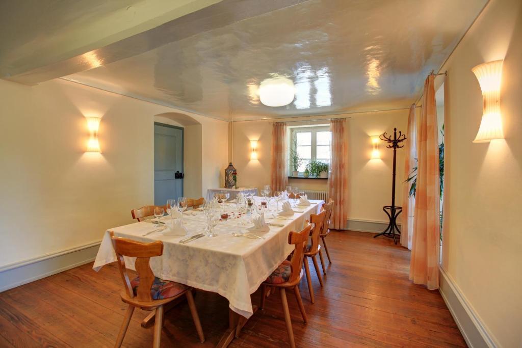 Gasthaus Zum Hirschen Oberrimsingen Ngoại thất bức ảnh