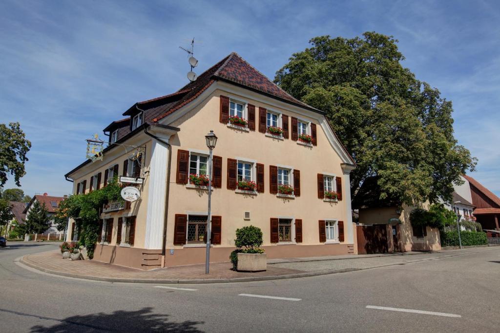 Gasthaus Zum Hirschen Oberrimsingen Ngoại thất bức ảnh